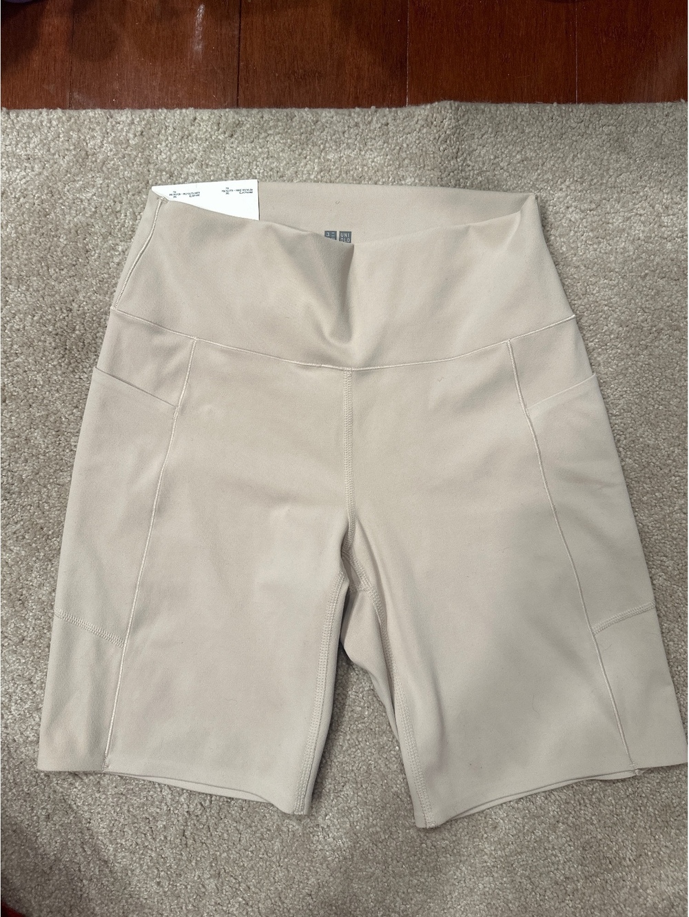 (5)Uniqlo Airism Soft Active Biker Shorts in Natural, Size M